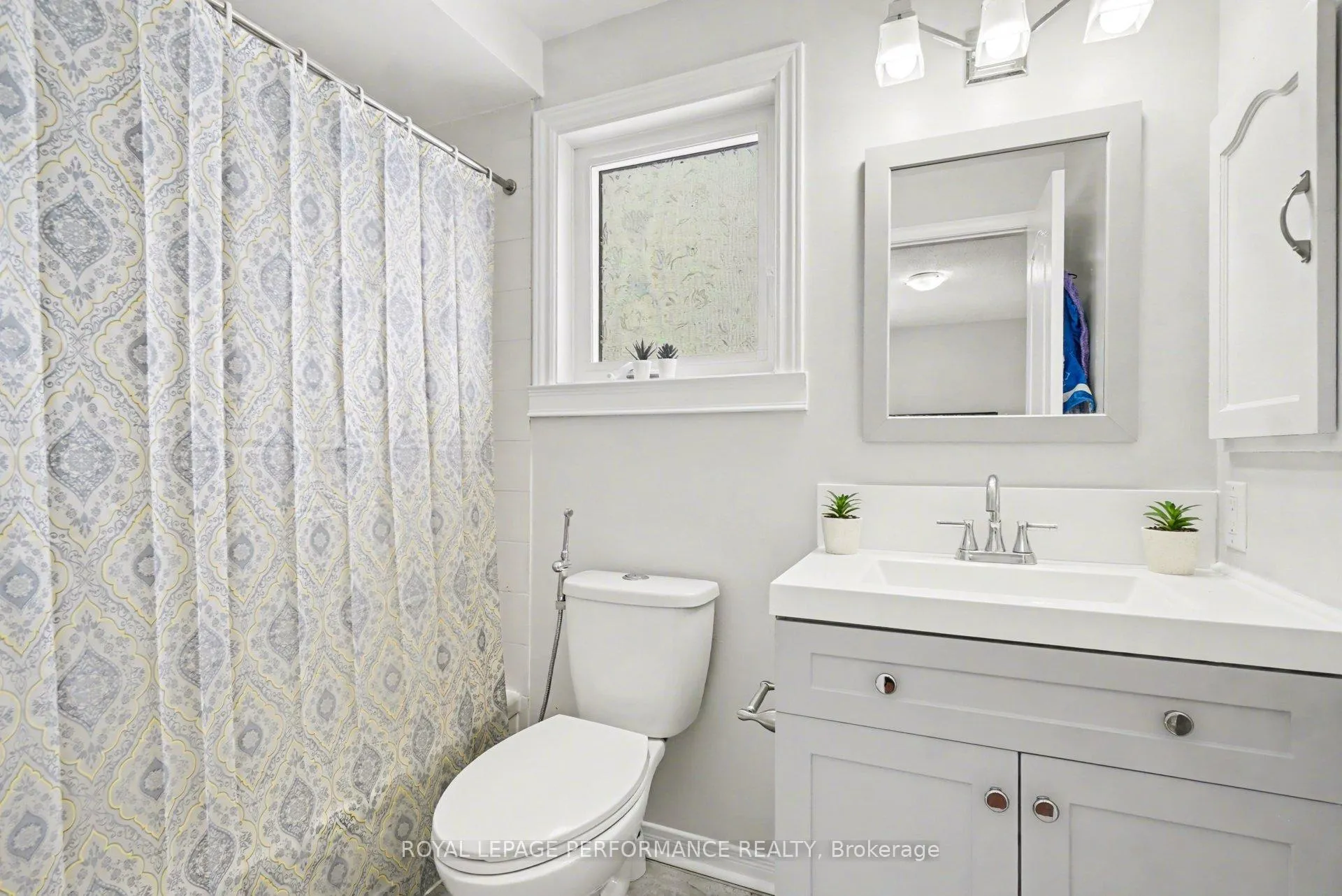 Photo 24 of 1931 Ashmont Street, Ottawa, Chapel Hill — HOMEH