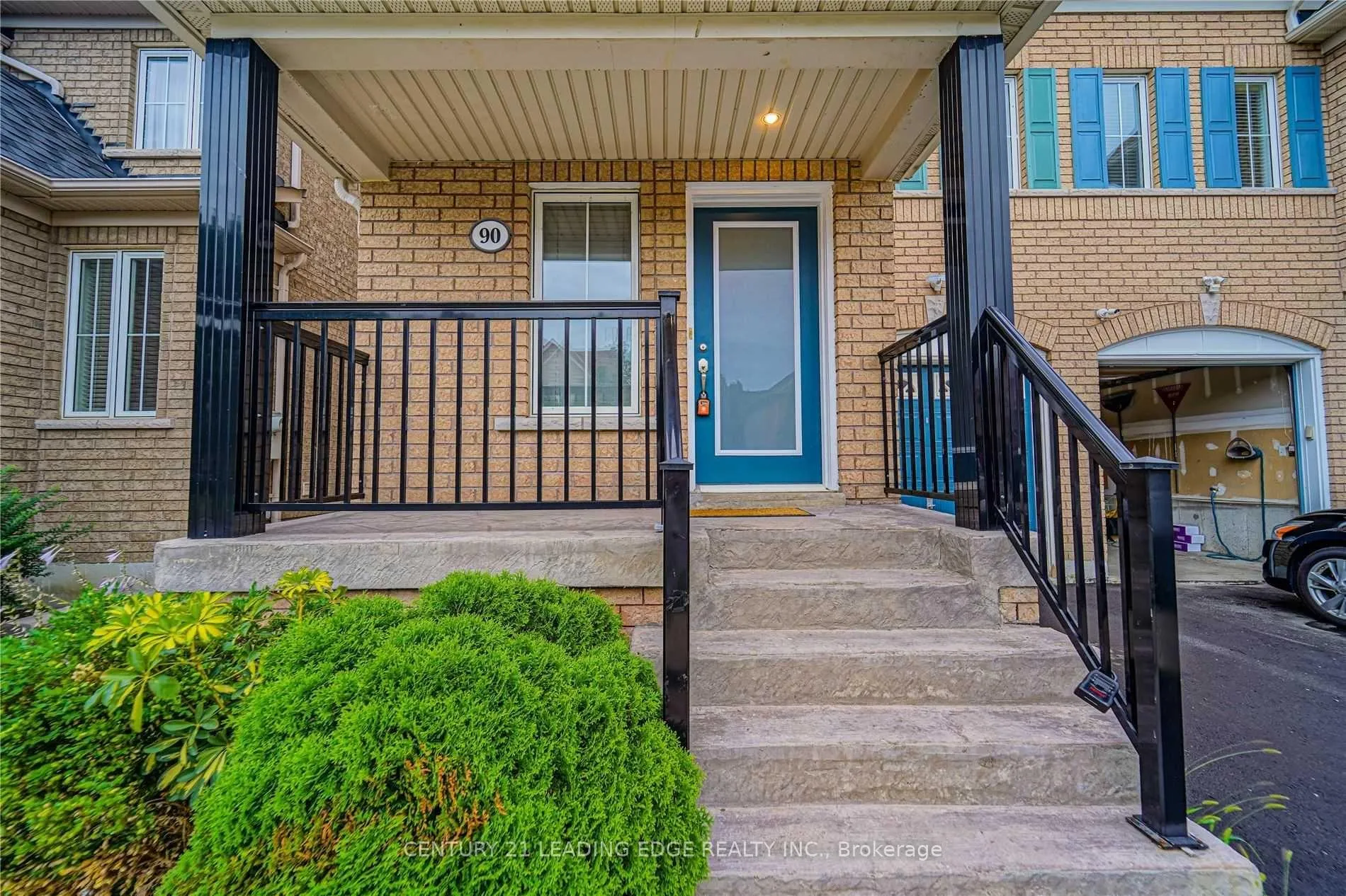 Photo 4 of 90 Carpendale Crescent, Ajax, Northeast Ajax — HOMEH