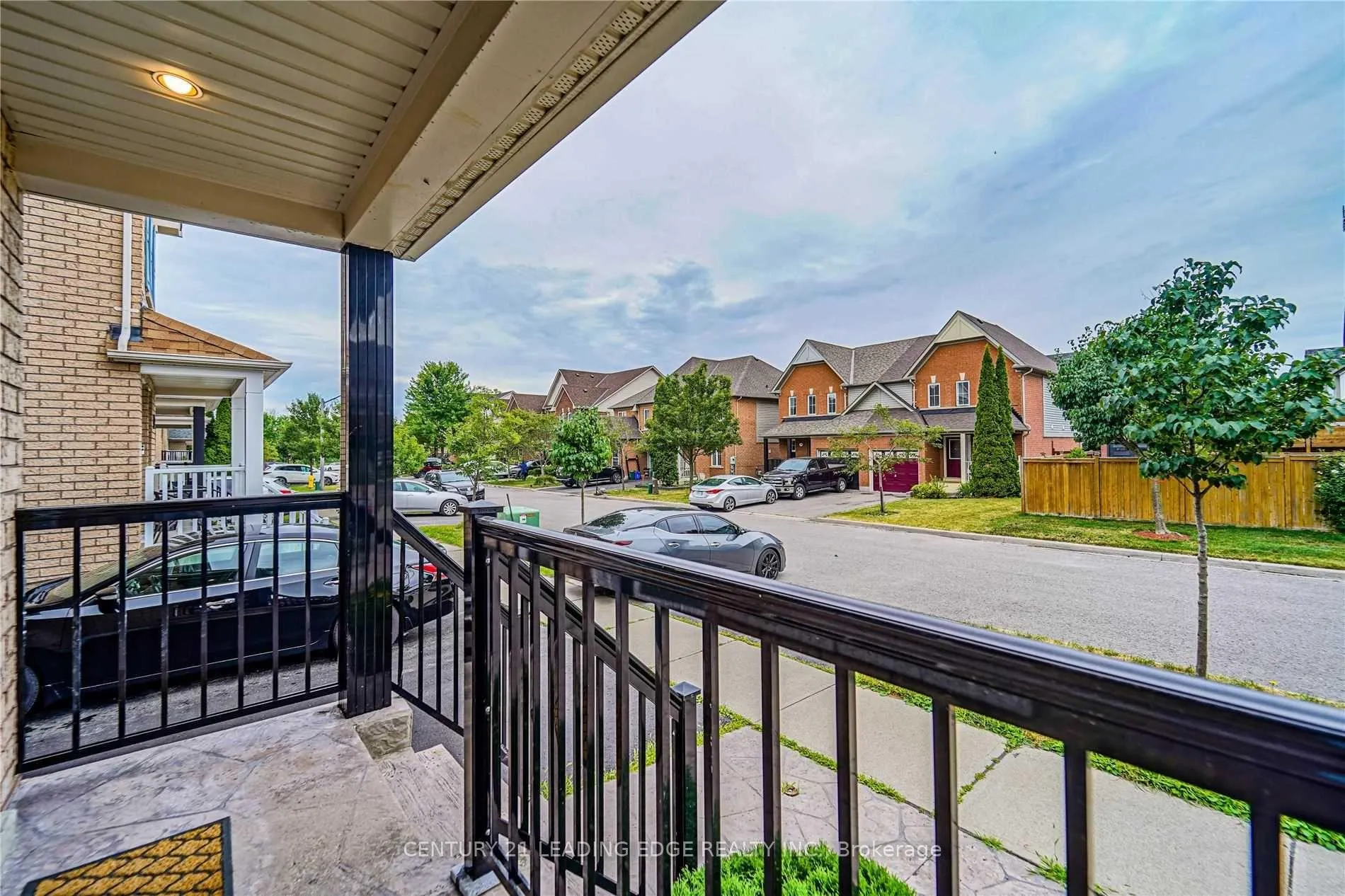 Photo 6 of 90 Carpendale Crescent, Ajax, Northeast Ajax — HOMEH