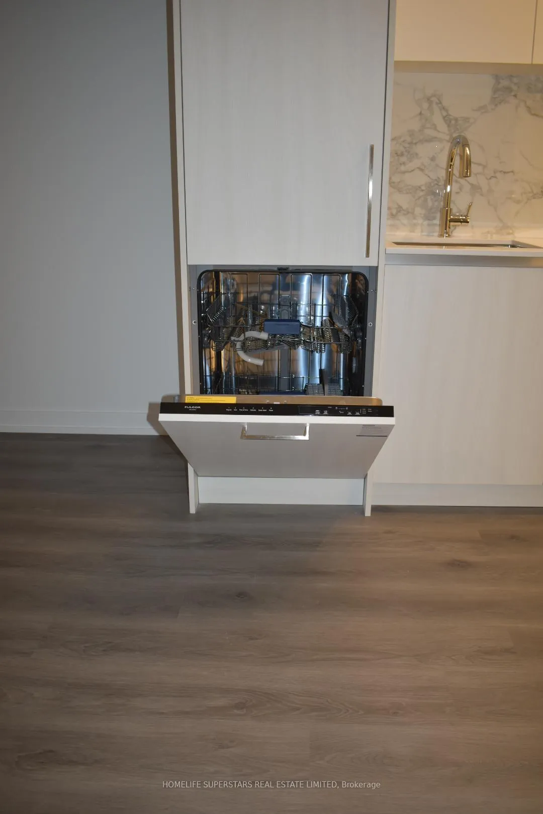 Photo 4 of Unit 610, 225 Commerce St Street, Vaughan, Vaughan Corporate Centre — HOMEH