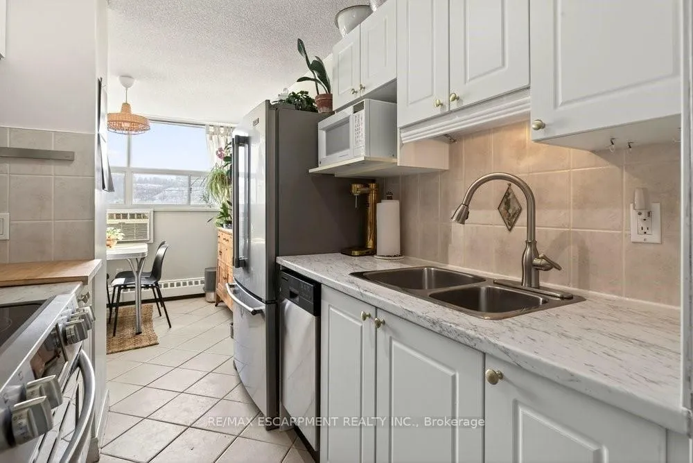 Photo 24 of Unit 906, 1950 Main Street W, Hamilton, Ainslie Wood — HOMEH