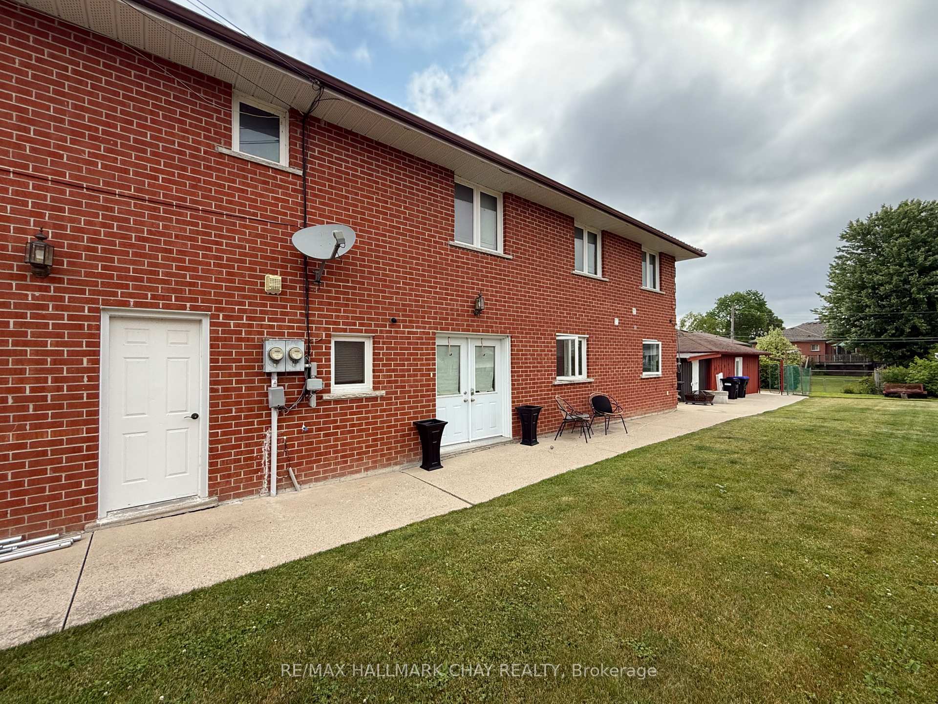Front of Unit B, 893B Frederick Street