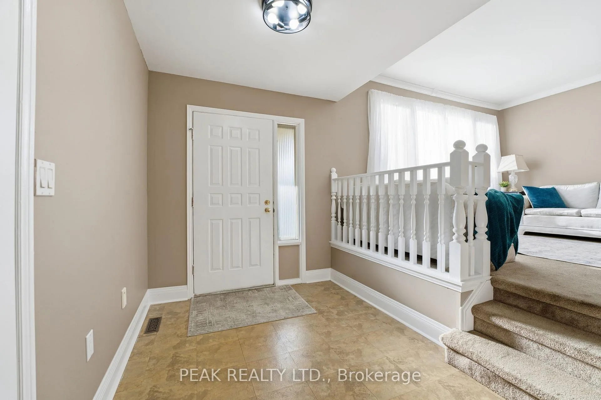Photo 4 of 23 Vance Crescent, Hamilton, Waterdown — HOMEH
