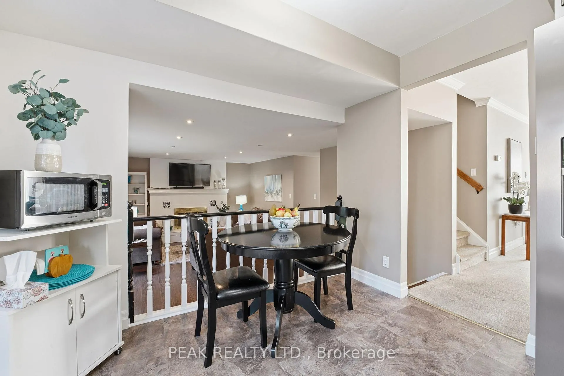 Photo 11 of 23 Vance Crescent, Hamilton, Waterdown — HOMEH