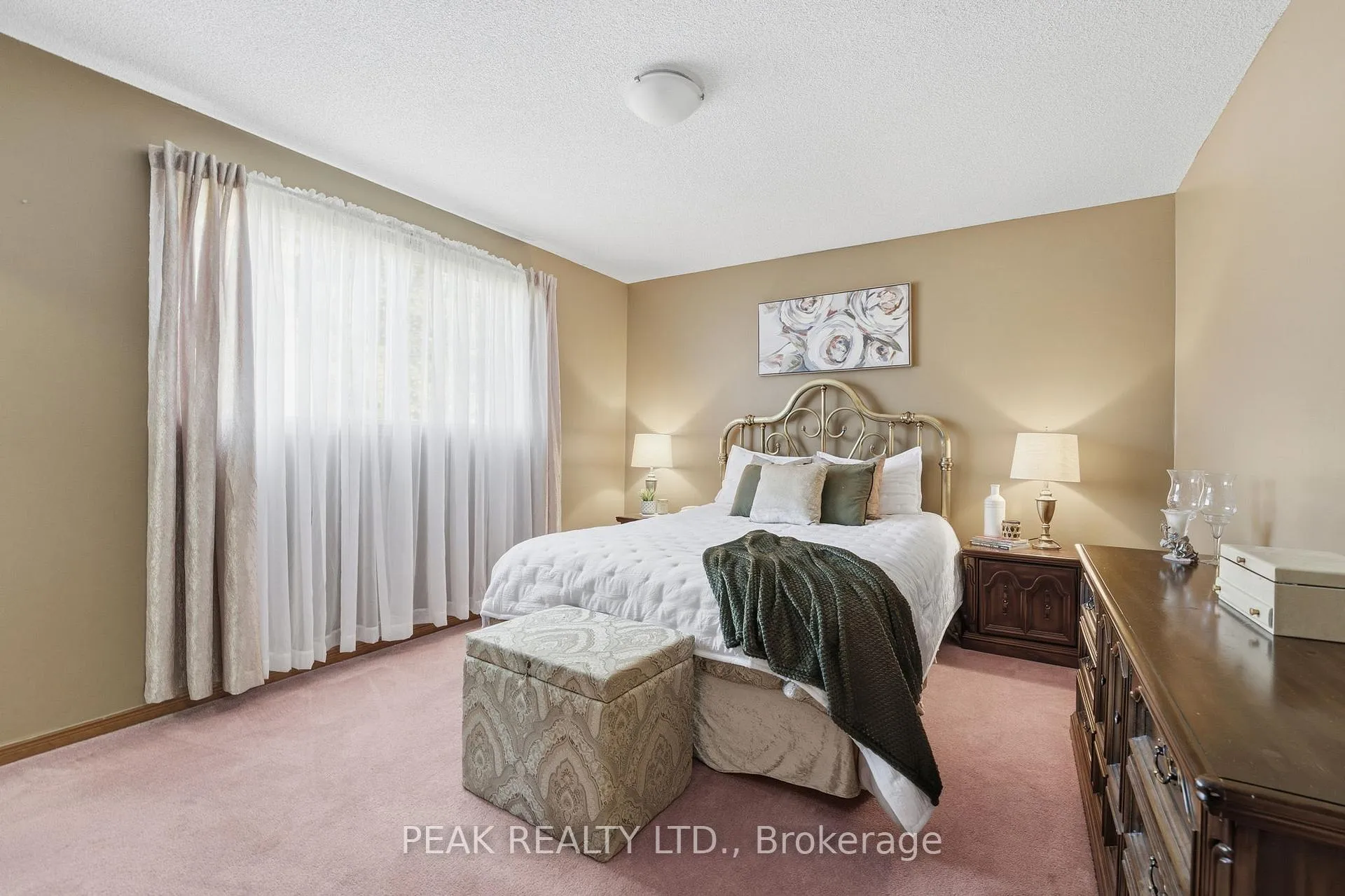 Photo 17 of 23 Vance Crescent, Hamilton, Waterdown — HOMEH