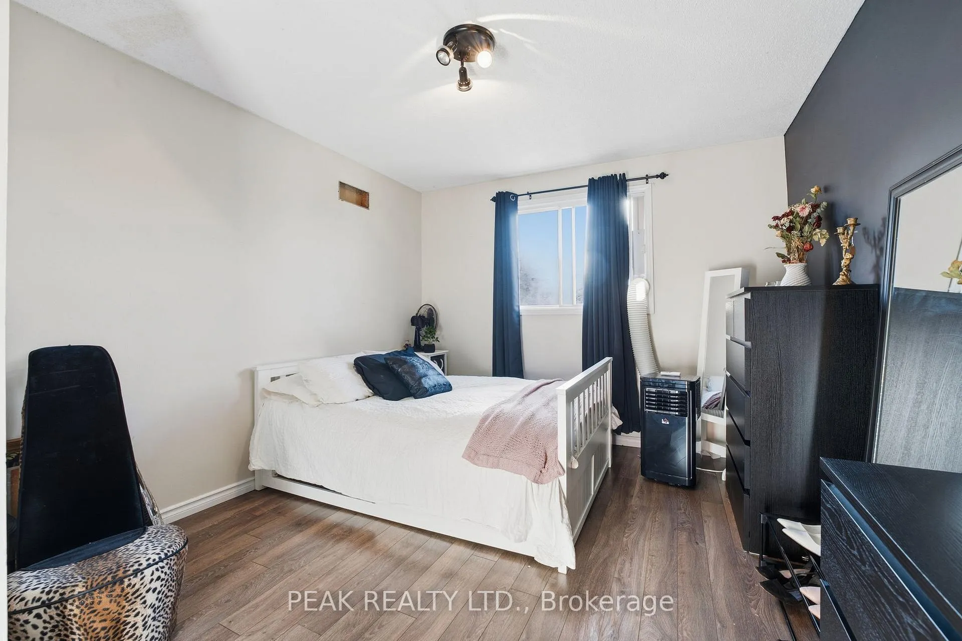 Photo 20 of 23 Vance Crescent, Hamilton, Waterdown — HOMEH