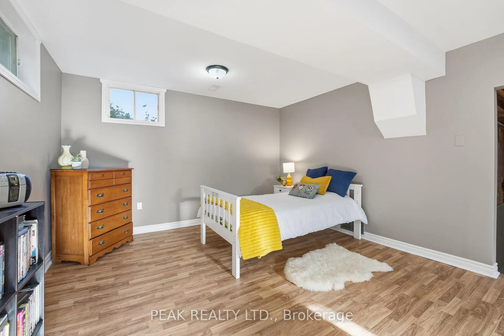 Photo 23 of 23 Vance Crescent, Hamilton, Waterdown — HOMEH
