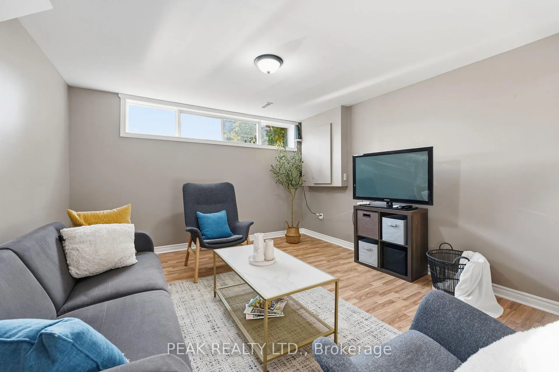 Photo 25 of 23 Vance Crescent, Hamilton, Waterdown — HOMEH