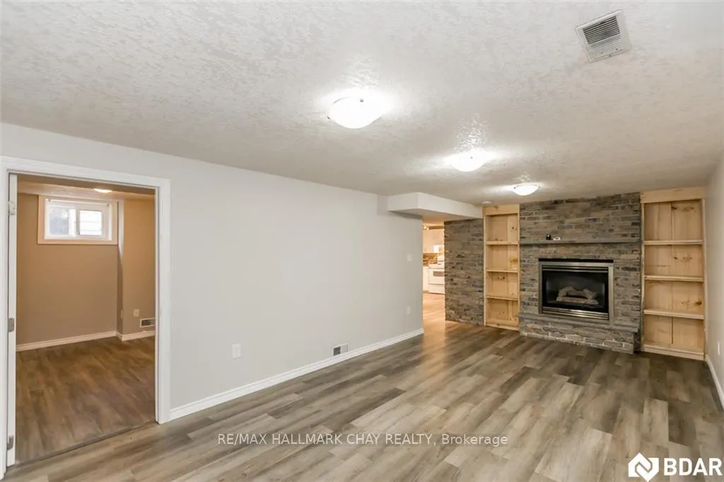 Photo 6 of Unit B, 522 William Street, Midland — HOMEH