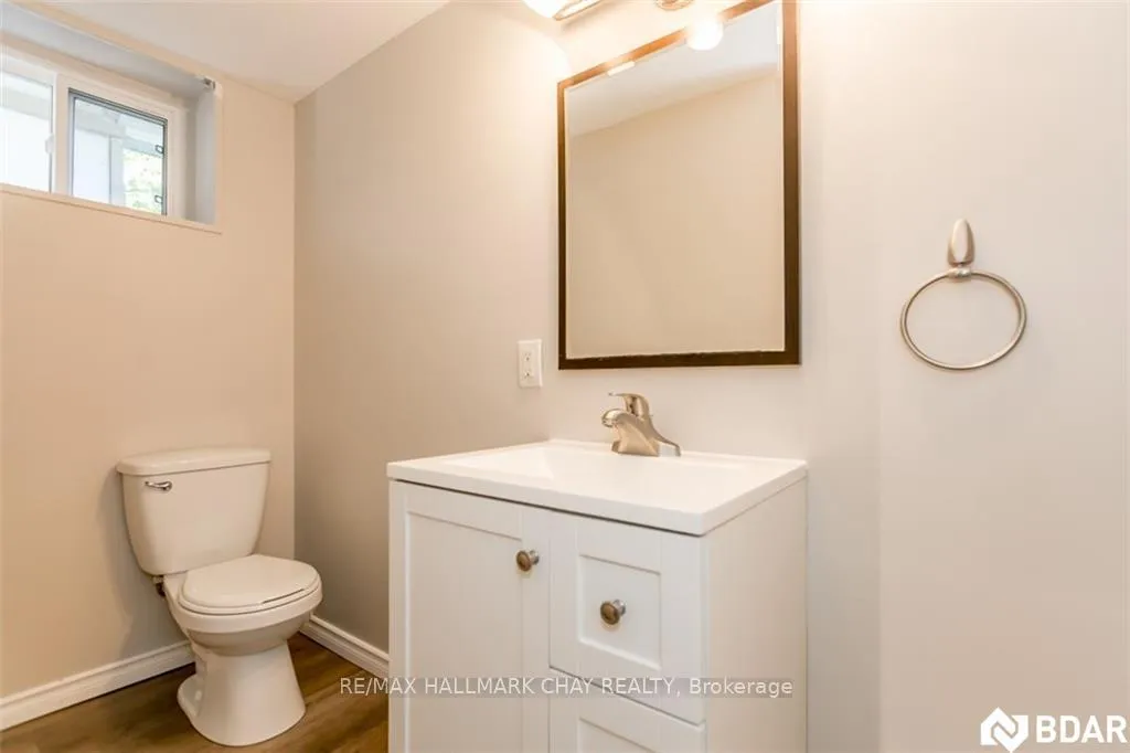Photo 9 of Unit B, 522 William Street, Midland — HOMEH
