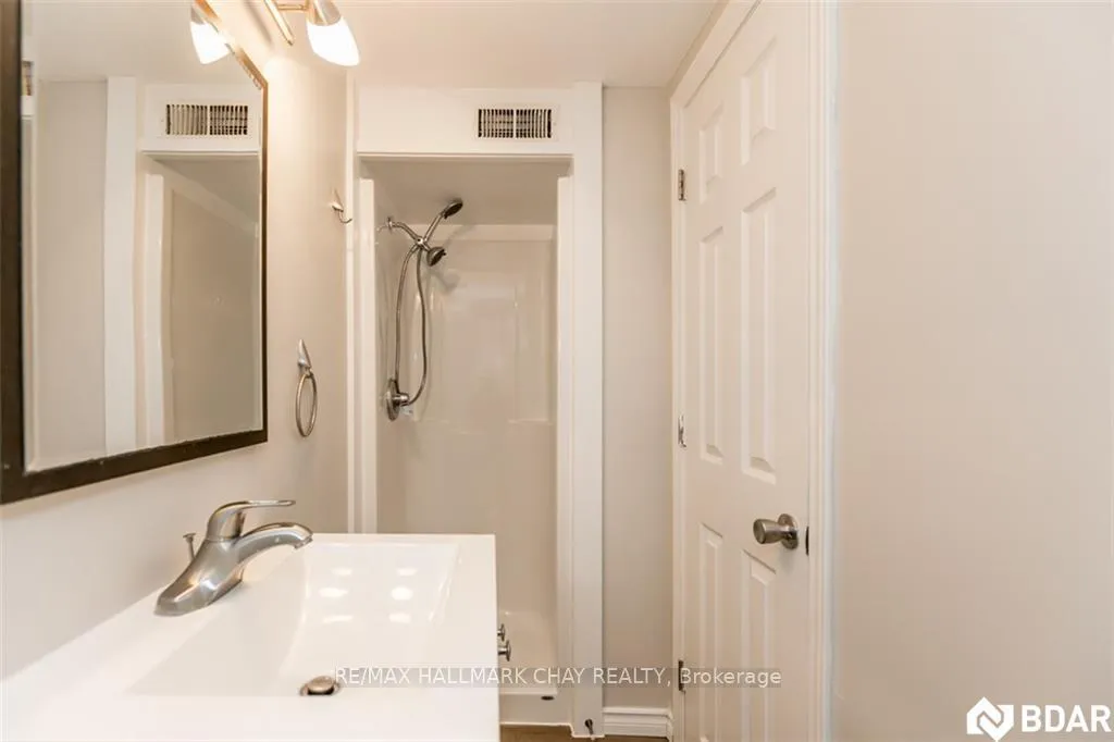 Photo 10 of Unit B, 522 William Street, Midland — HOMEH