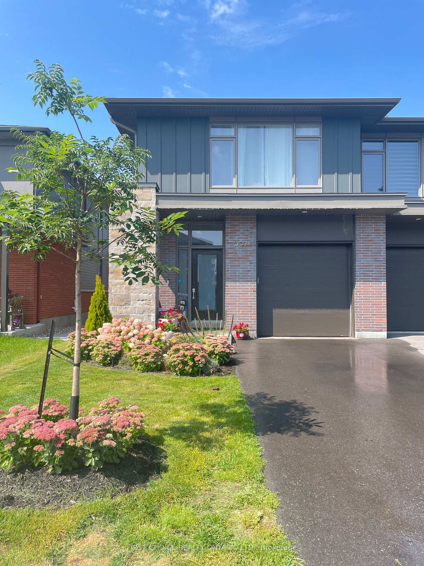 Photo 1 of 307 Wigwas Street, Ottawa, CFB Rockcliffe and Area — HOMEH
