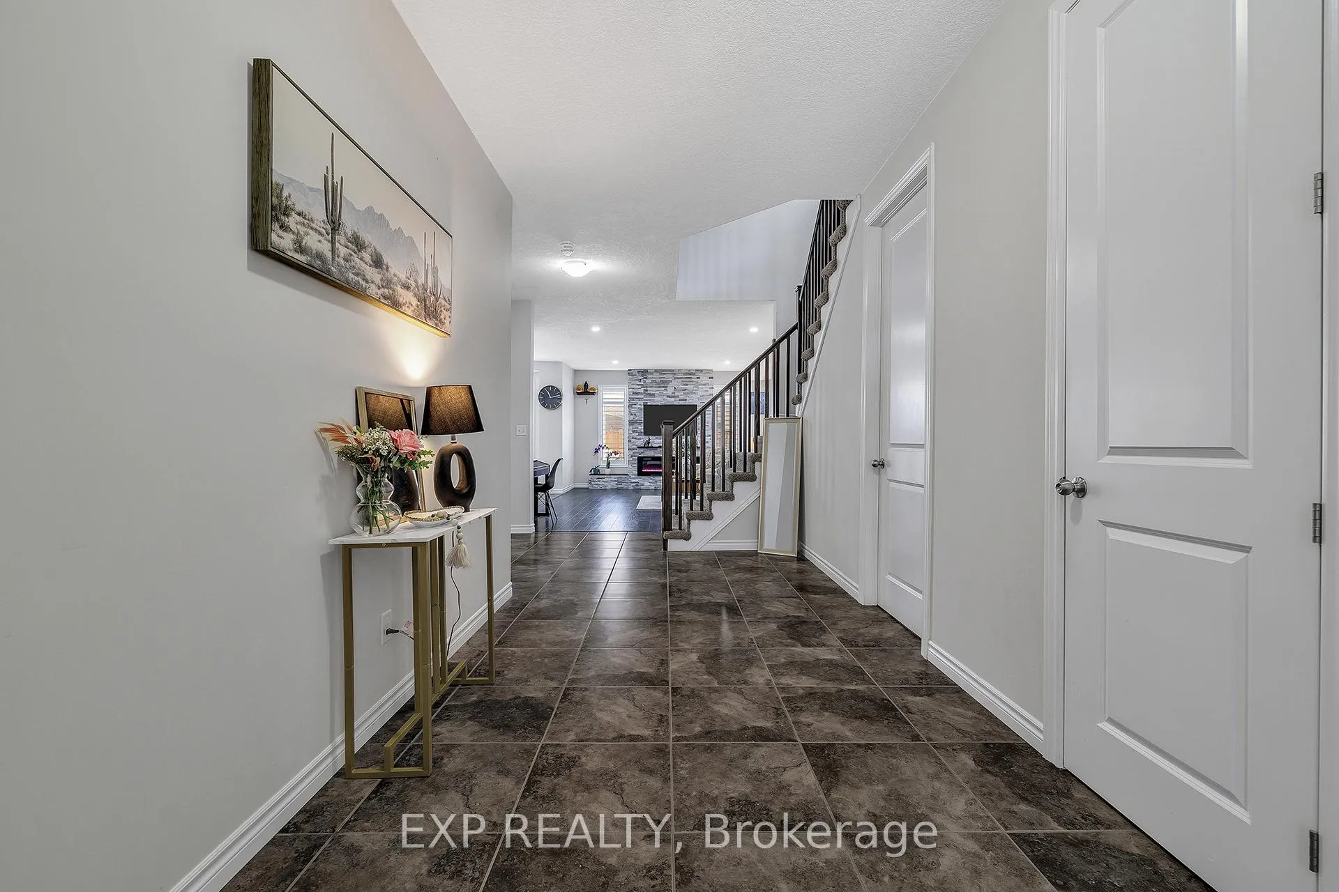 Photo 3 of 297 Thomas Slee Drive, Kitchener — HOMEH