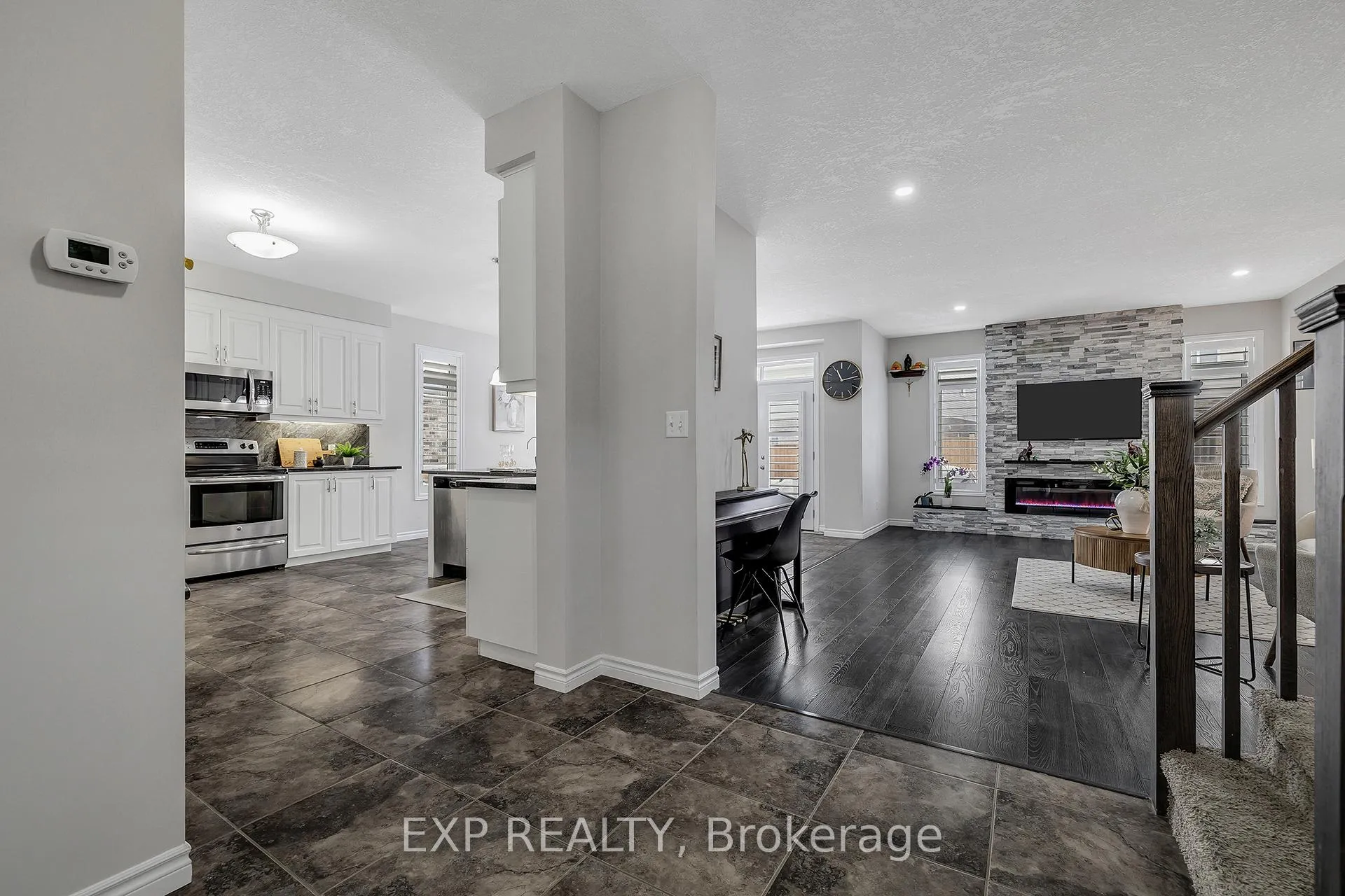 Photo 5 of 297 Thomas Slee Drive, Kitchener — HOMEH