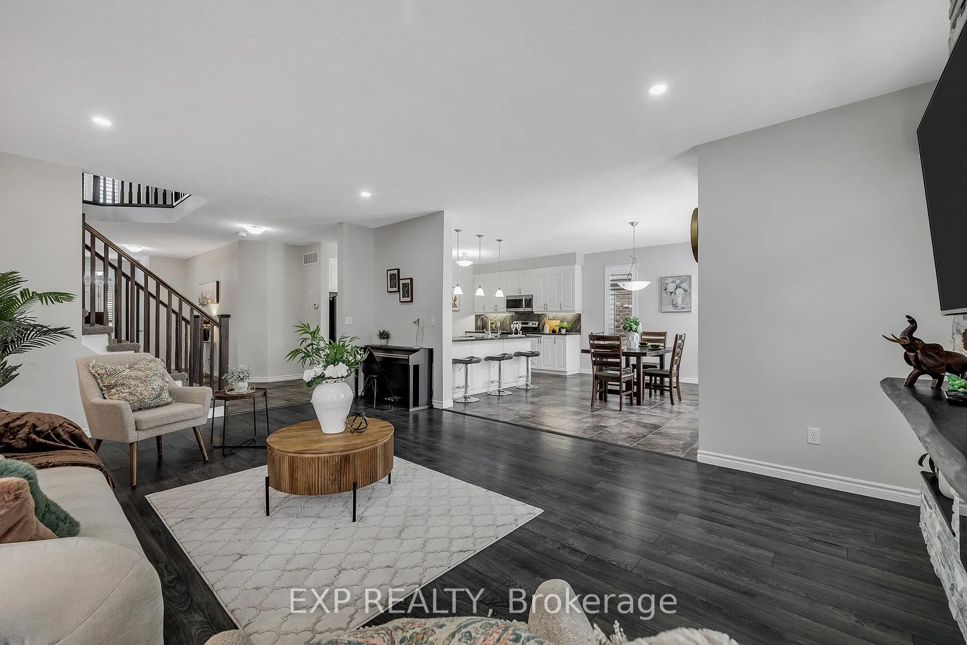 Photo 16 of 297 Thomas Slee Drive, Kitchener — HOMEH