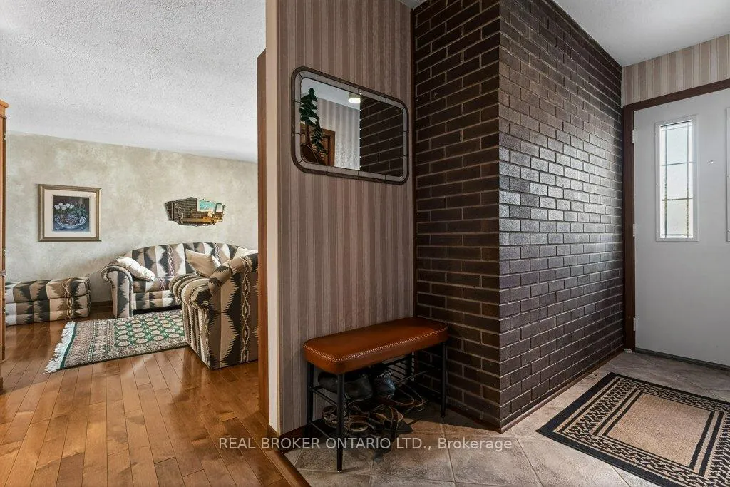 Photo 5 of 7 The Pinery, St. Catharines, Vine/Linwell — HOMEH