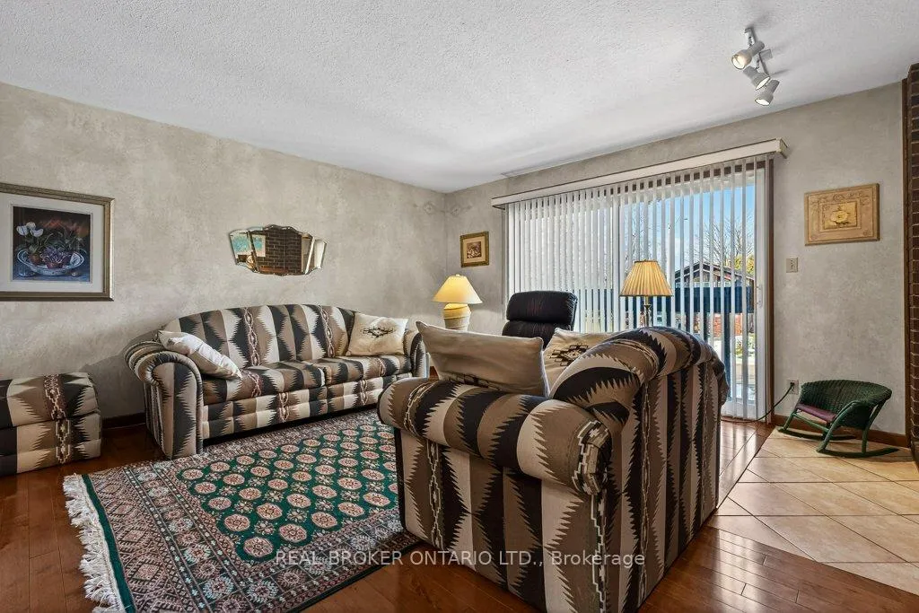 Photo 7 of 7 The Pinery, St. Catharines, Vine/Linwell — HOMEH