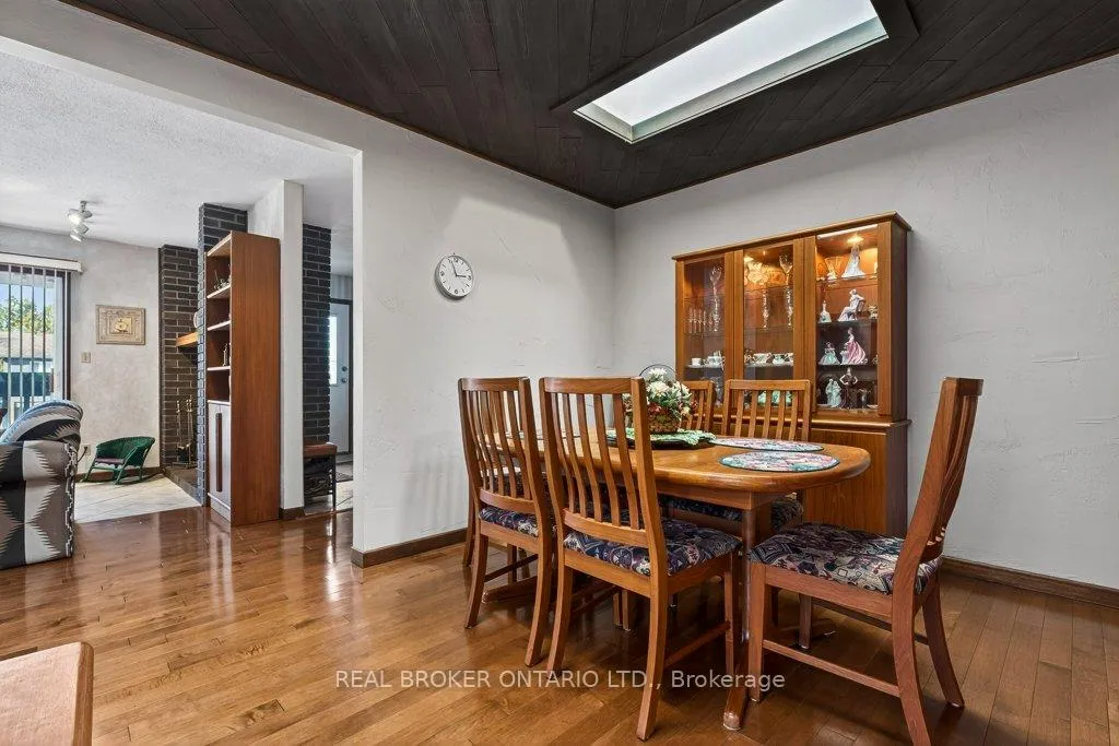 Photo 12 of 7 The Pinery, St. Catharines, Vine/Linwell — HOMEH
