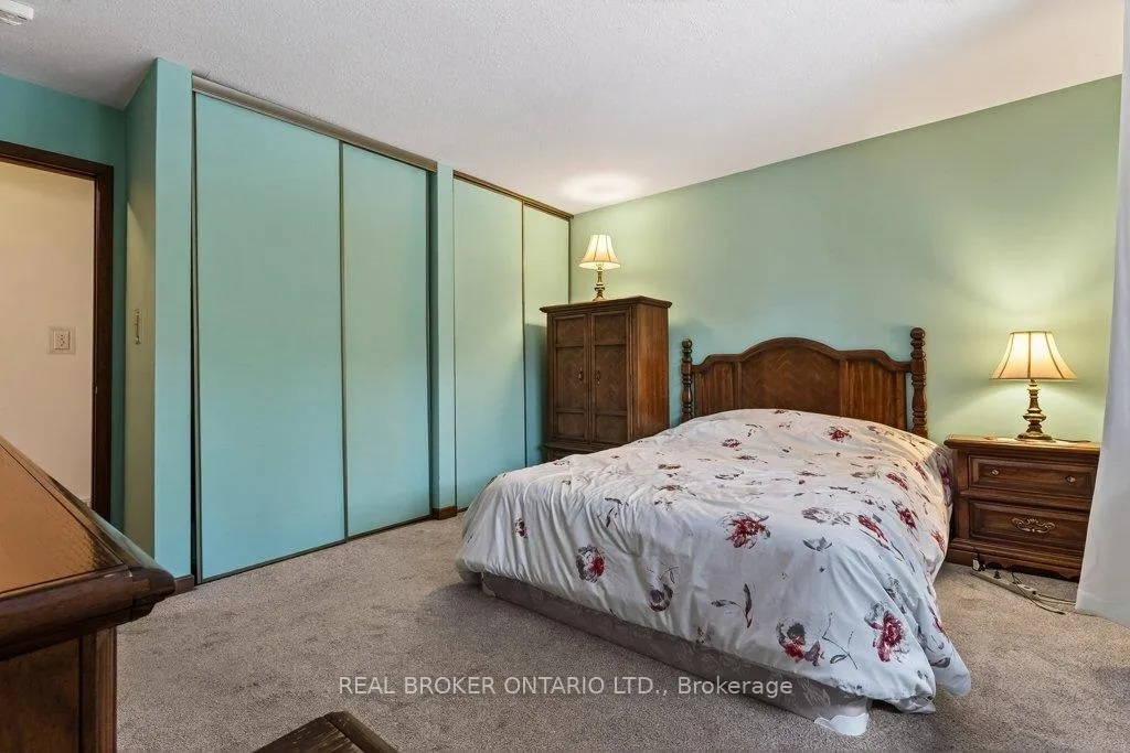 Photo 18 of 7 The Pinery, St. Catharines, Vine/Linwell — HOMEH