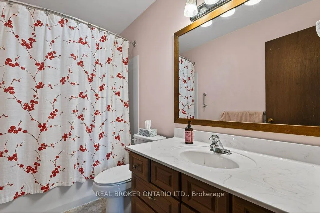 Photo 26 of 7 The Pinery, St. Catharines, Vine/Linwell — HOMEH