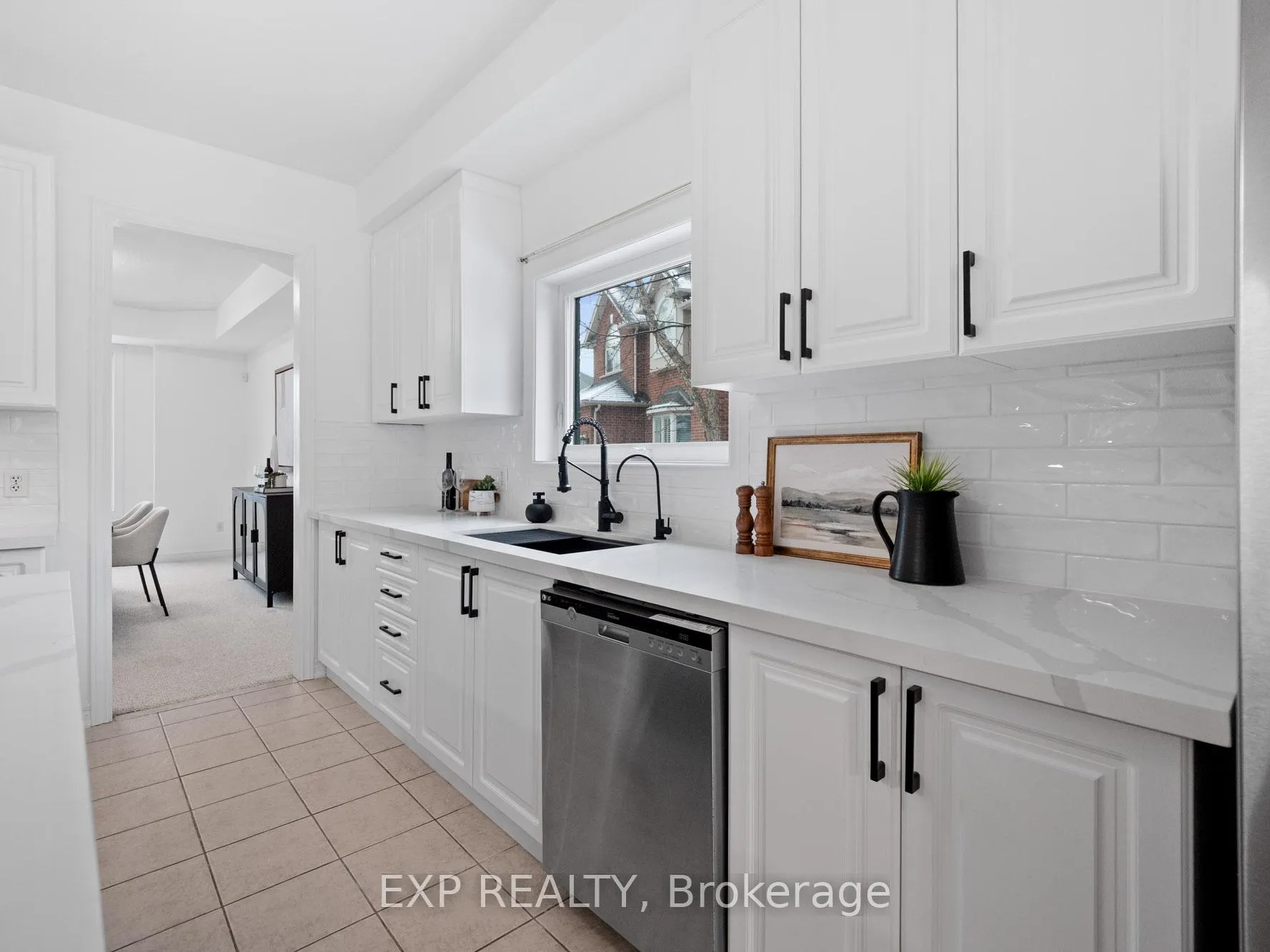 Photo 10 of 12 Delrosa Way, Hamilton, Winona Park — HOMEH