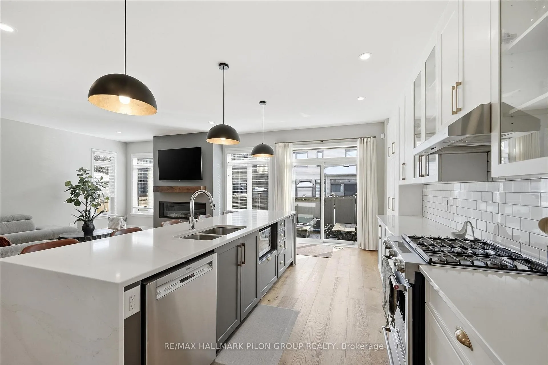 Photo 5 of 274 Shinleaf Crescent, Ottawa, Mer Bleue/Bradley Estates/Anderson Park — HOMEH