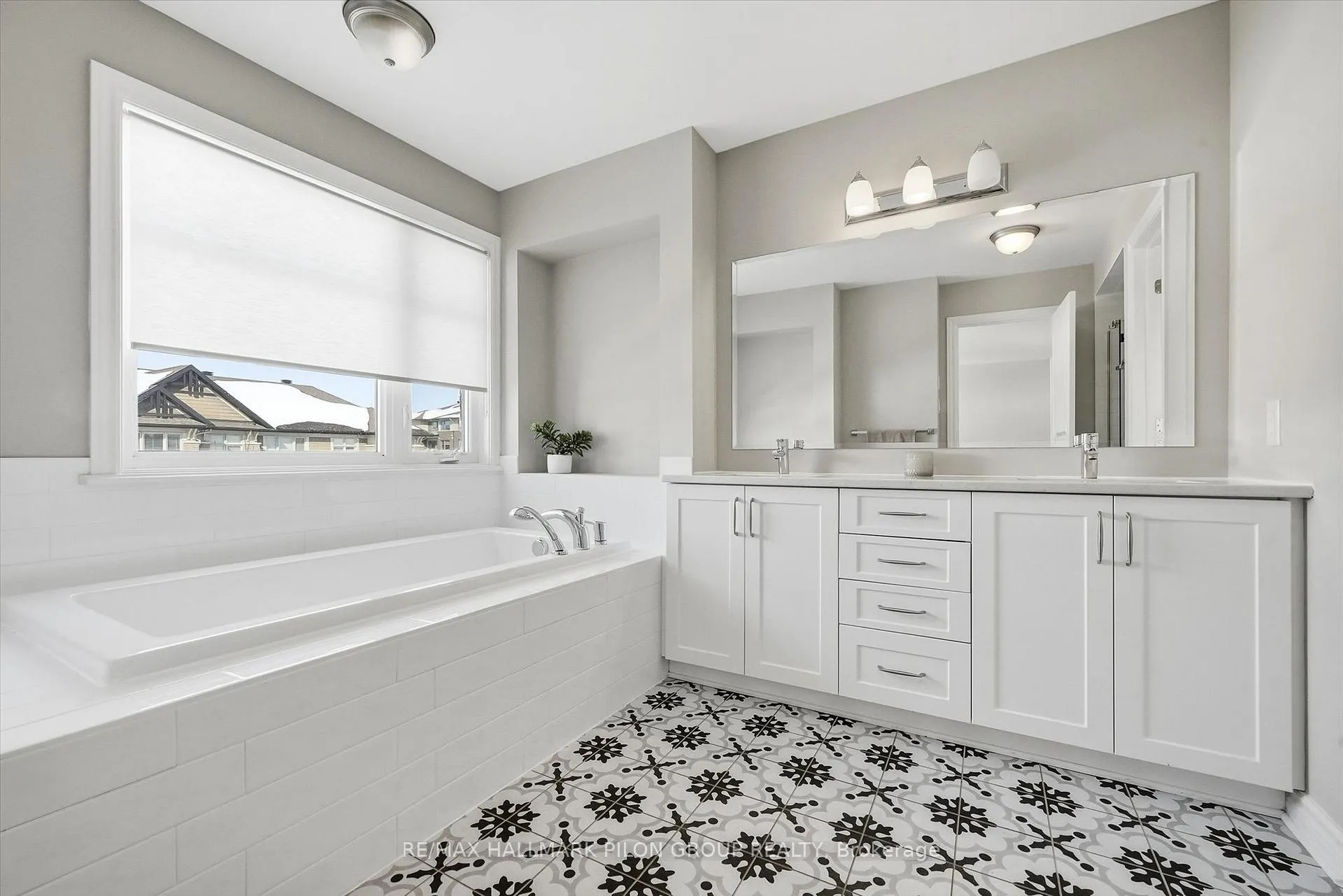 Photo 16 of 274 Shinleaf Crescent, Ottawa, Mer Bleue/Bradley Estates/Anderson Park — HOMEH
