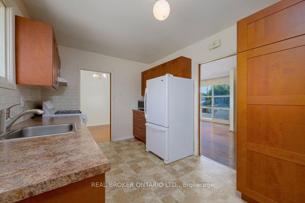 Photo 9 of 87 Viewmount Drive, Ottawa, Meadowlands/Crestview — HOMEH