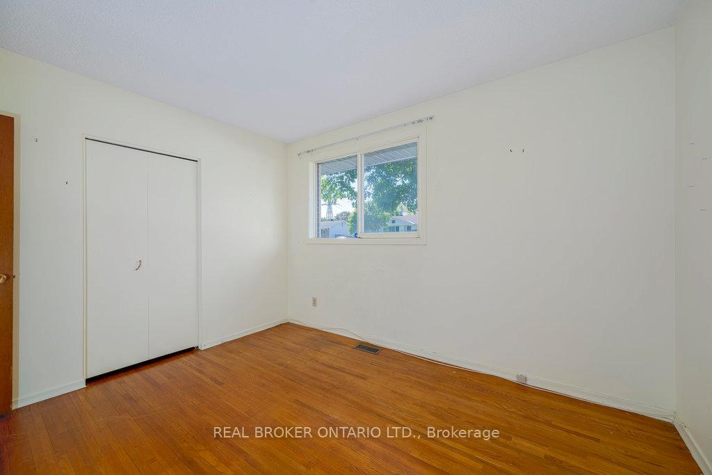 Photo 12 of 87 Viewmount Drive, Ottawa, Meadowlands/Crestview — HOMEH