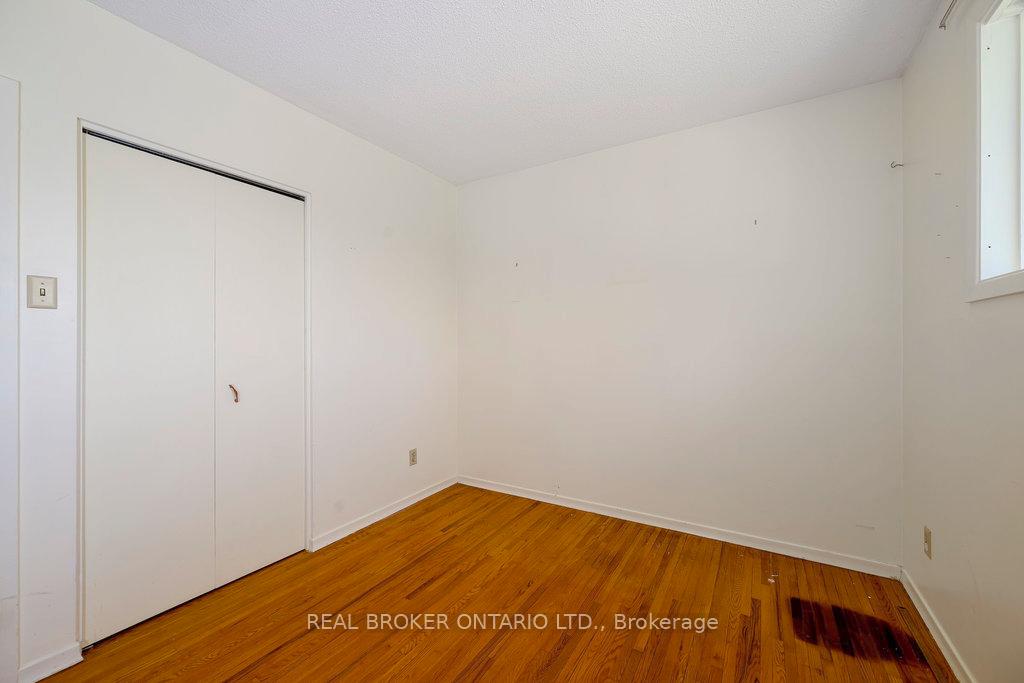 Photo 15 of 87 Viewmount Drive, Ottawa, Meadowlands/Crestview — HOMEH