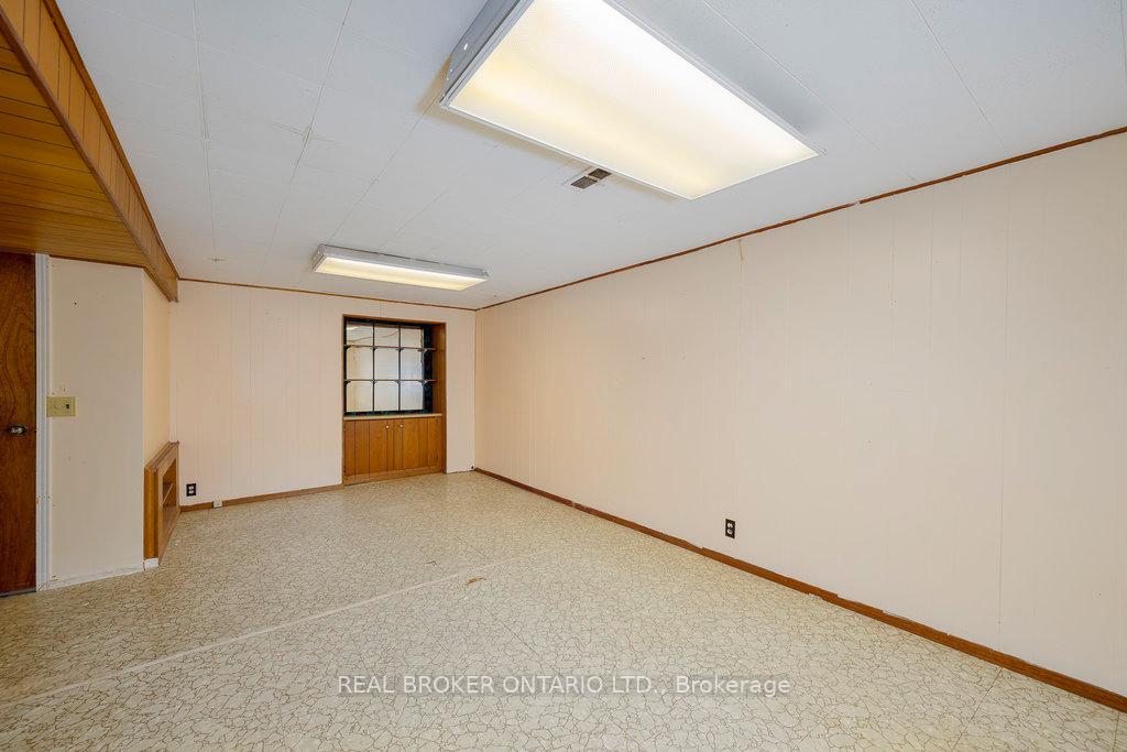 Photo 16 of 87 Viewmount Drive, Ottawa, Meadowlands/Crestview — HOMEH