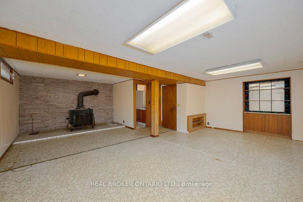Photo 17 of 87 Viewmount Drive, Ottawa, Meadowlands/Crestview — HOMEH
