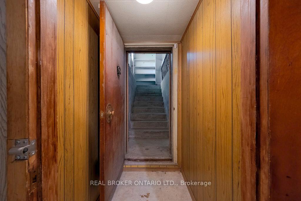 Photo 19 of 87 Viewmount Drive, Ottawa, Meadowlands/Crestview — HOMEH