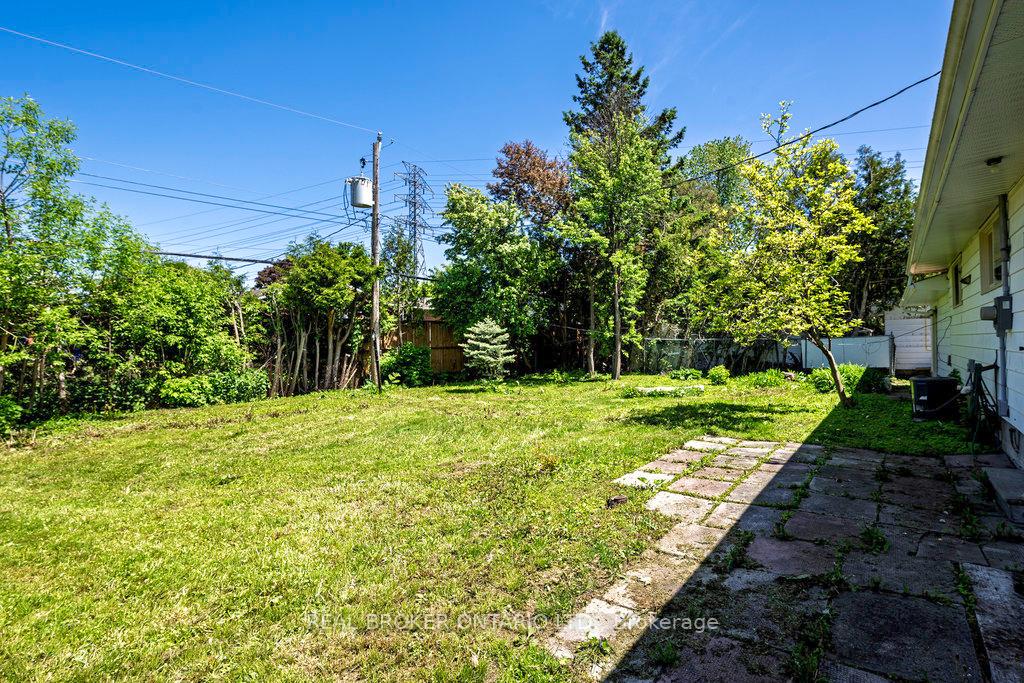 Photo 26 of 87 Viewmount Drive, Ottawa, Meadowlands/Crestview — HOMEH