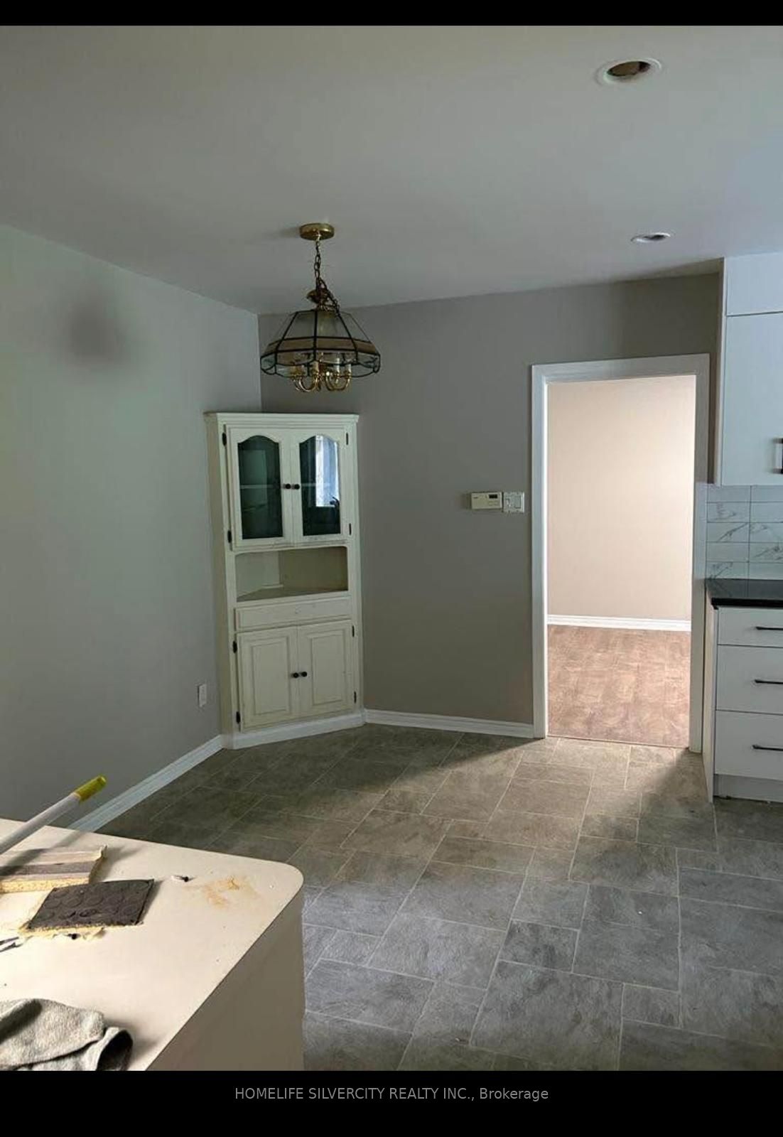 Photo 7 of 550 Gordon Avenue, London, South O — HOMEH