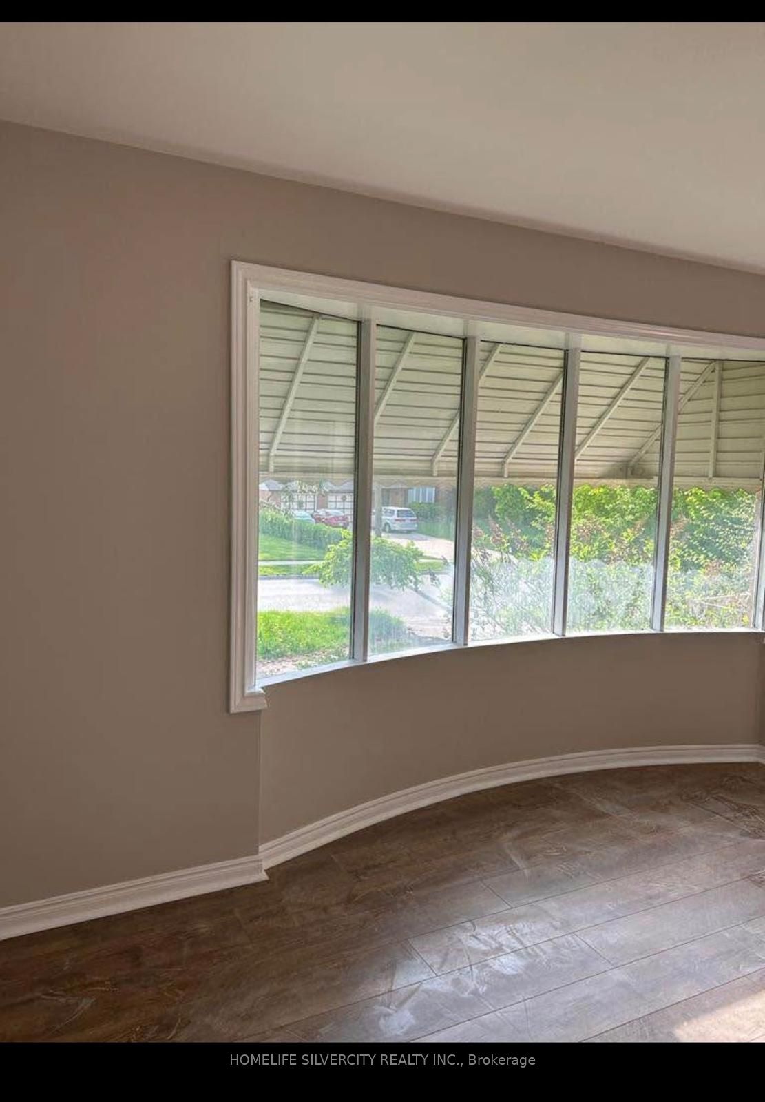 Photo 4 of 550 Gordon Avenue, London, South O — HOMEH