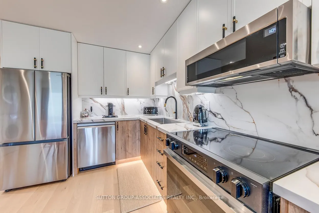 Photo 4 of Unit Main, 359 Harvie Avenue, Toronto, Caledonia-Fairbank — HOMEH