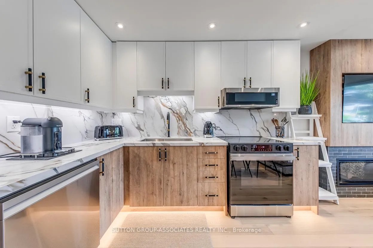Photo 5 of Unit Main, 359 Harvie Avenue, Toronto, Caledonia-Fairbank — HOMEH