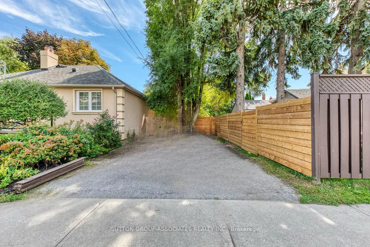 Photo 13 of Unit Main, 359 Harvie Avenue, Toronto, Caledonia-Fairbank — HOMEH