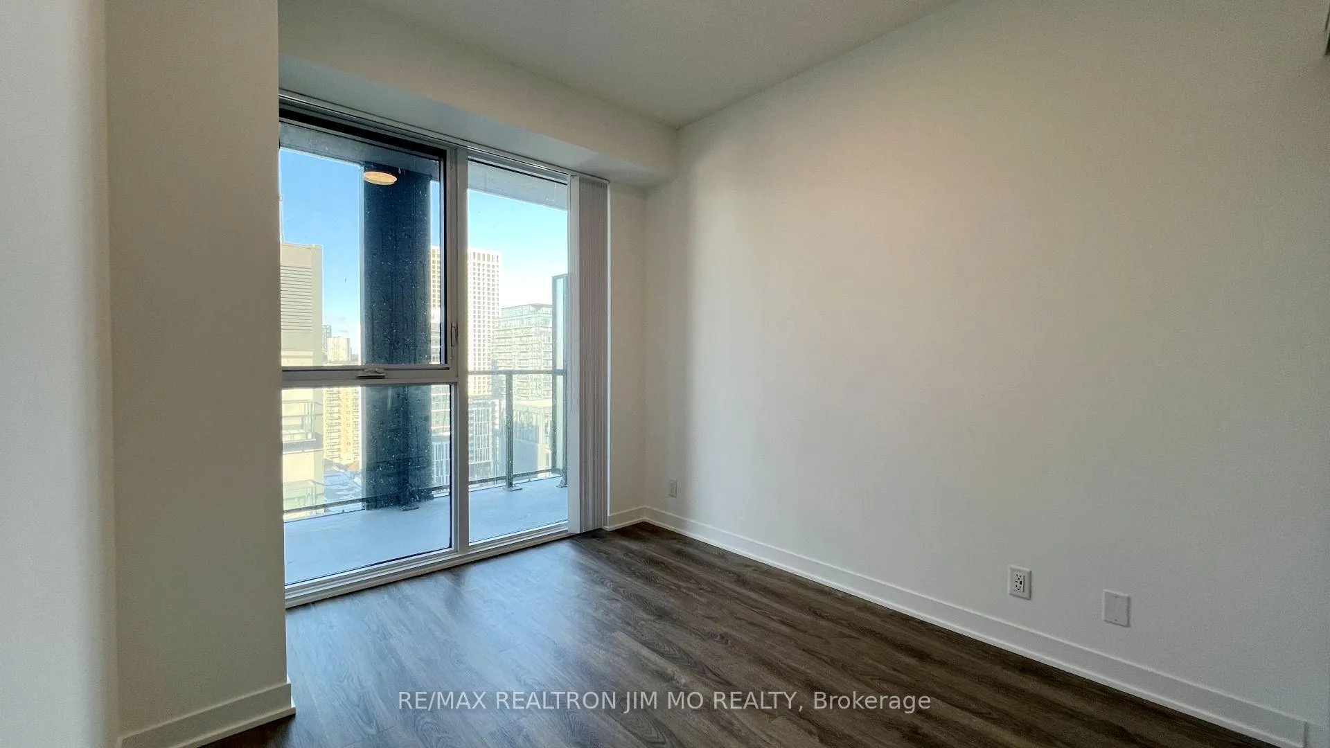 Photo 3 of Unit 1916, 180 Front Street E, Toronto, Moss Park — HOMEH