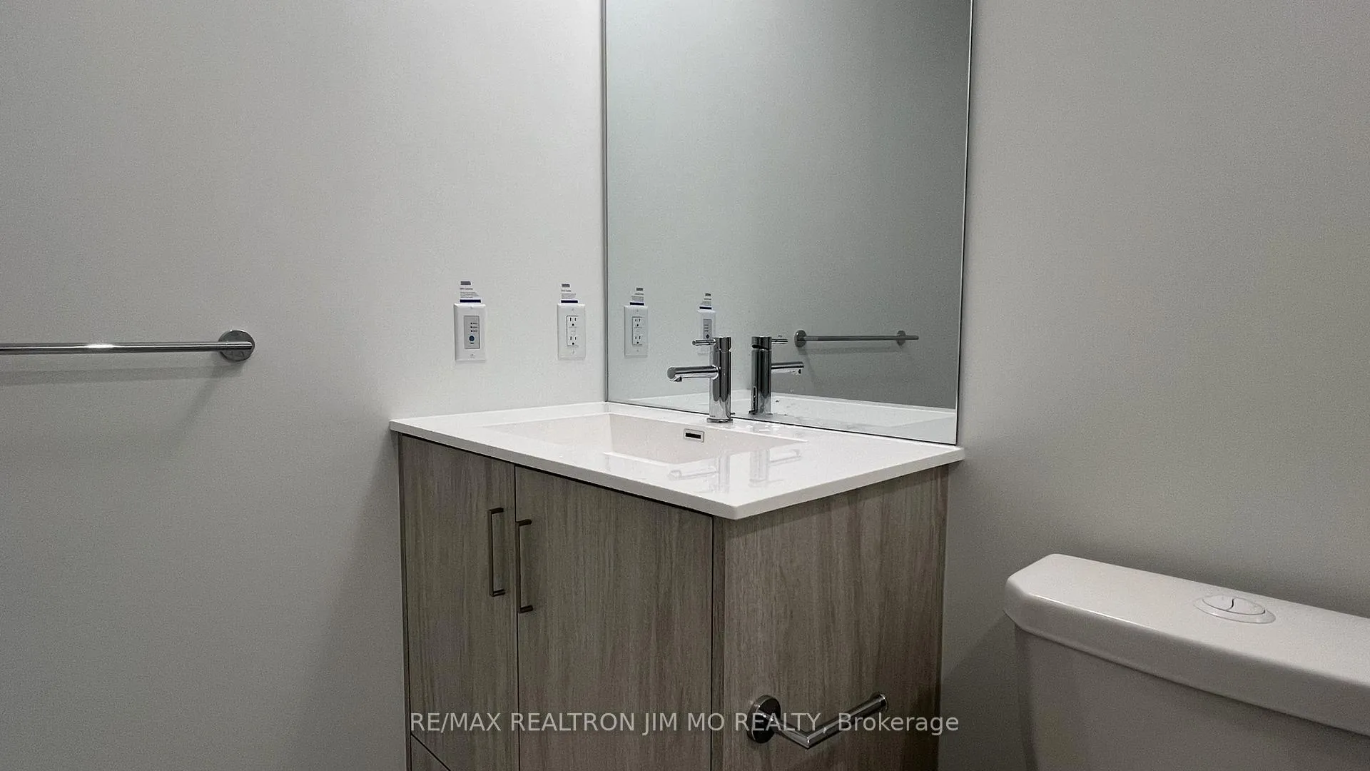 Photo 11 of Unit 1916, 180 Front Street E, Toronto, Moss Park — HOMEH