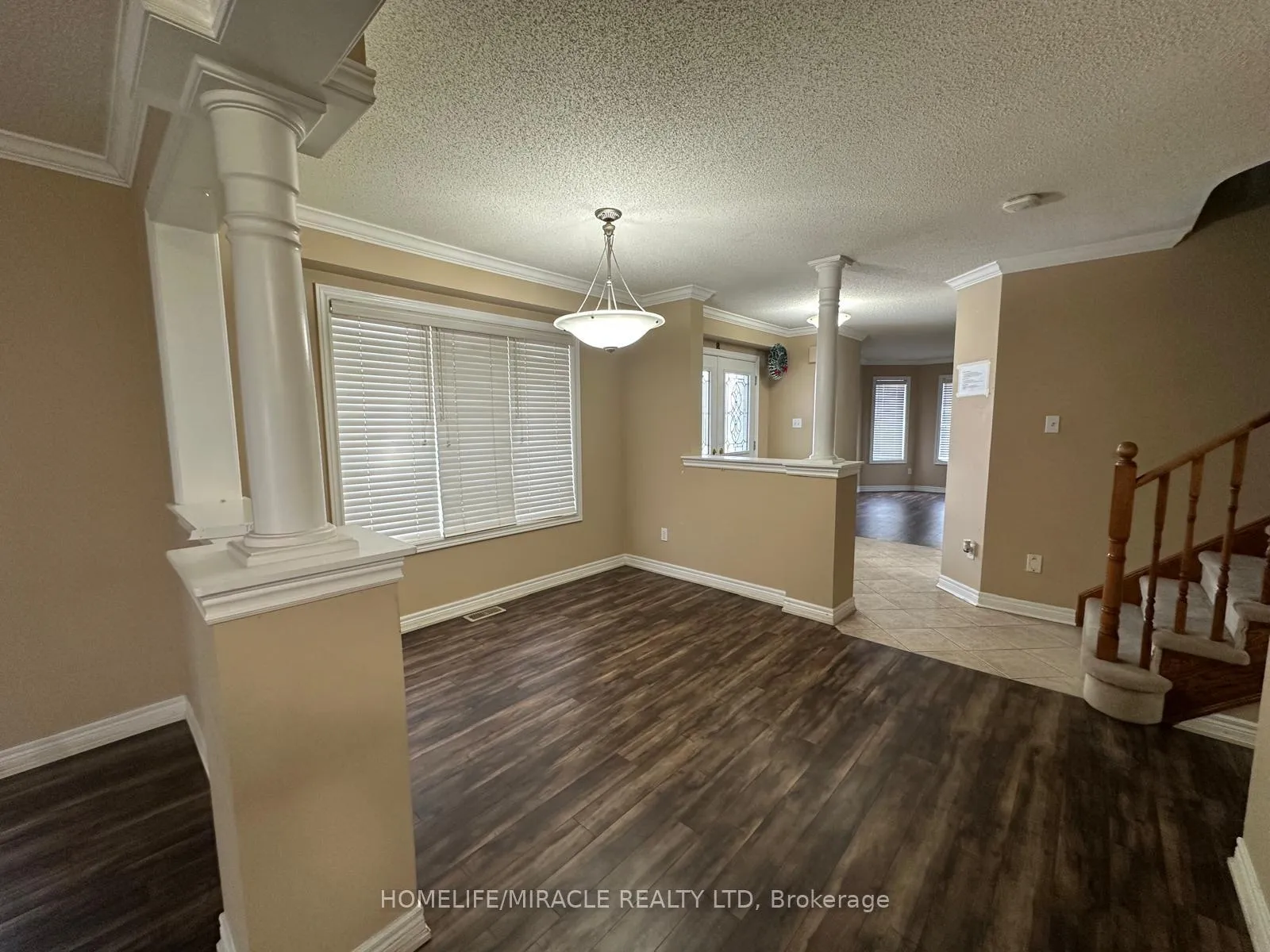 Photo 3 of 29 Brucewood Road, Brampton, Sandringham-Wellington — HOMEH