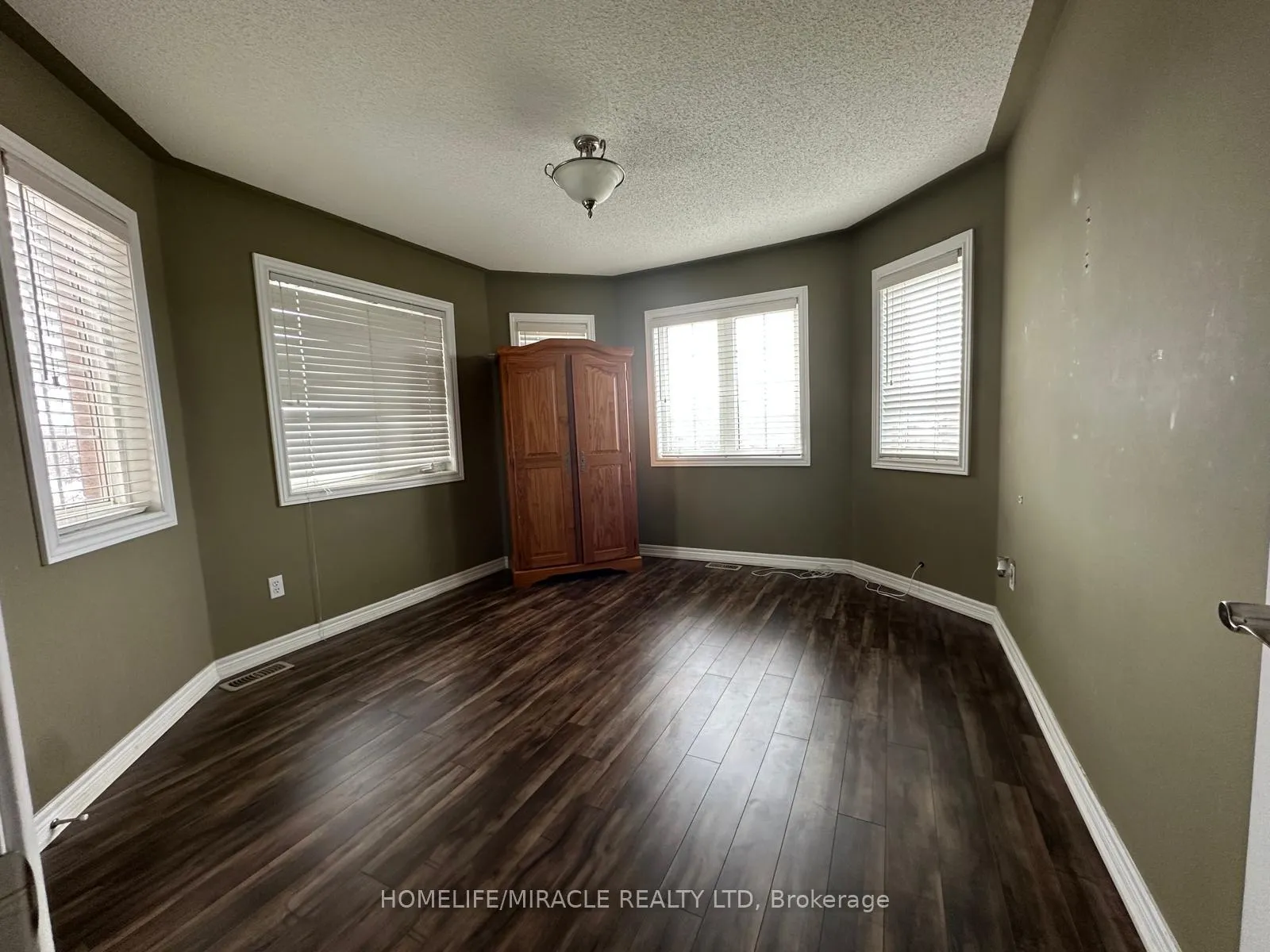 Photo 14 of 29 Brucewood Road, Brampton, Sandringham-Wellington — HOMEH