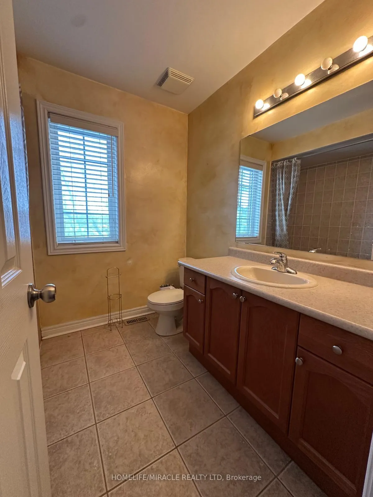 Photo 16 of 29 Brucewood Road, Brampton, Sandringham-Wellington — HOMEH