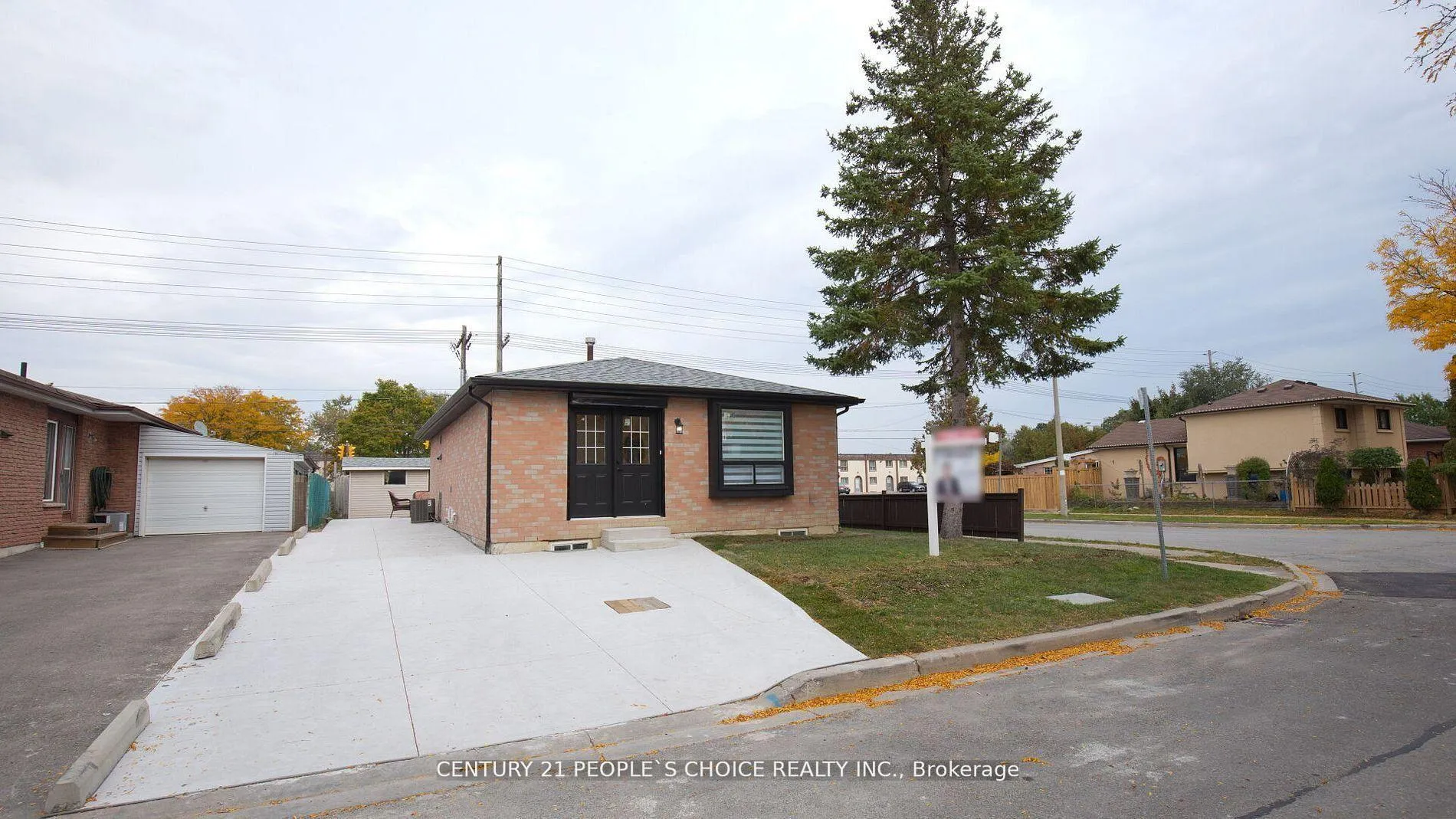 Front of 2 Betteridge Lane W