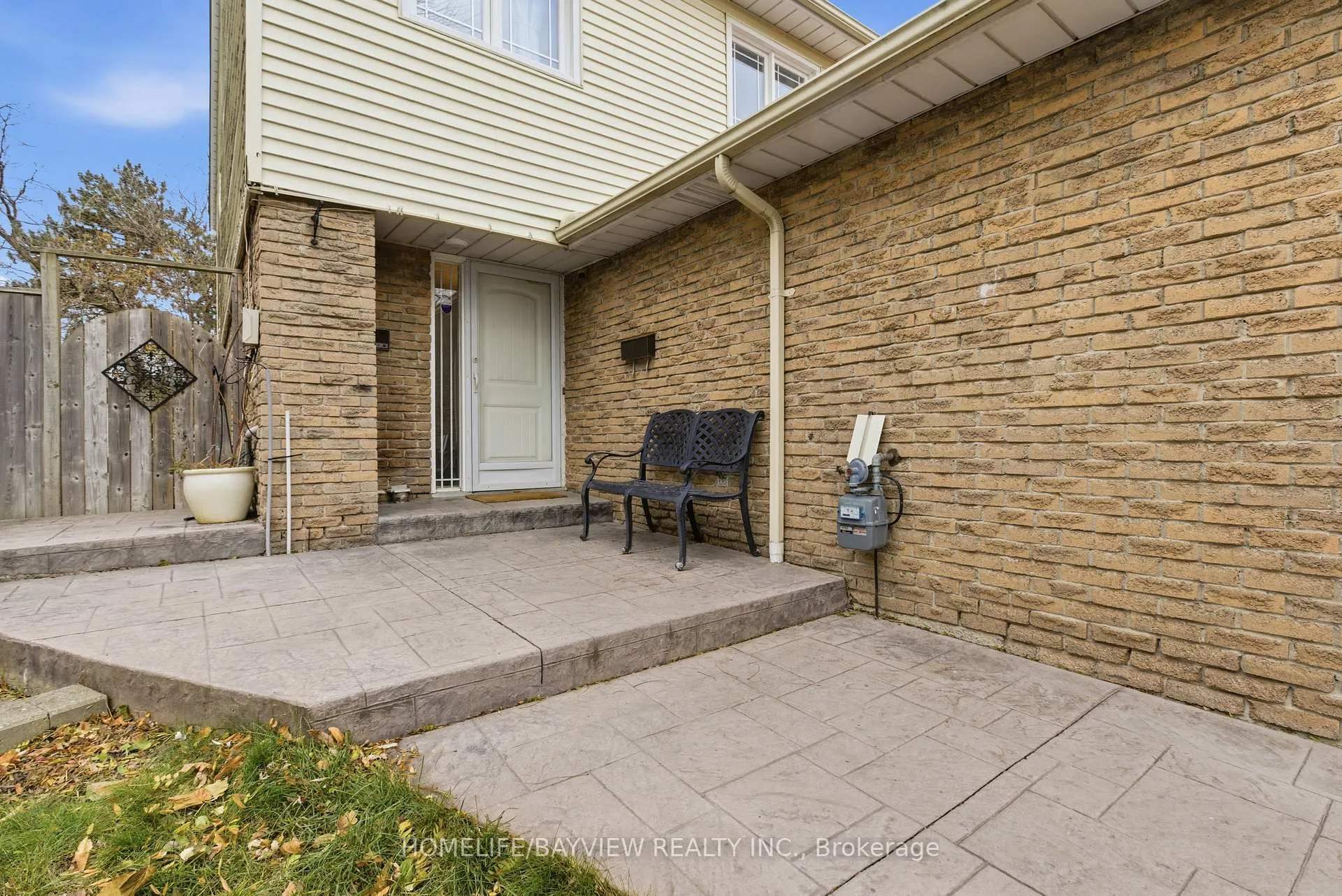 Photo 2 of 185 Tamarack Drive, Markham, Aileen-Willowbrook — HOMEH