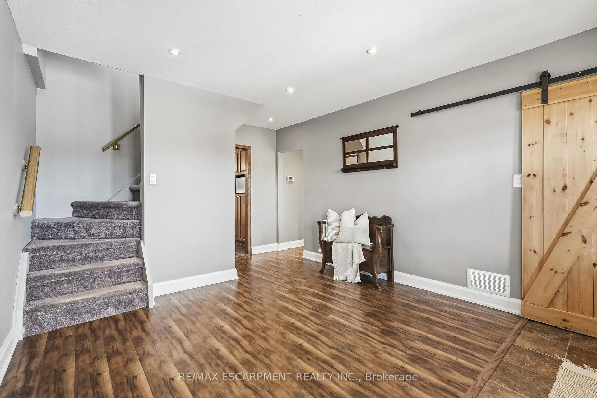 Photo 5 of 228 Green Road, Hamilton, Stoney Creek — HOMEH
