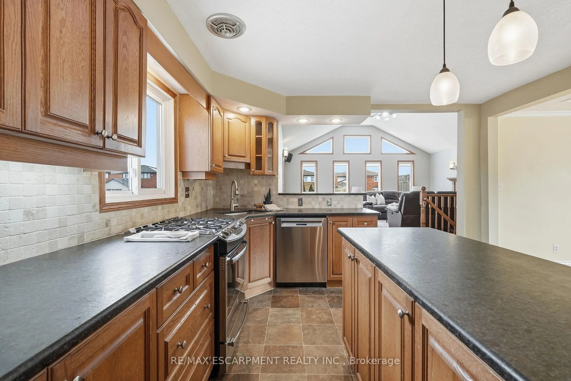 Photo 11 of 228 Green Road, Hamilton, Stoney Creek — HOMEH