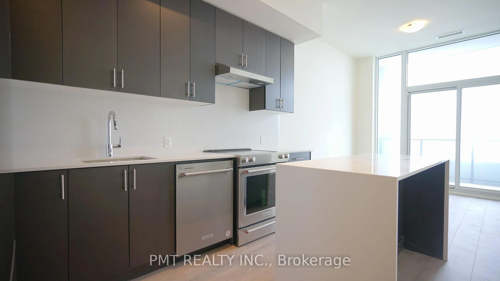 Photo 4 of Unit 506, 8960 Jane Street, Vaughan, Vellore Village — HOMEH