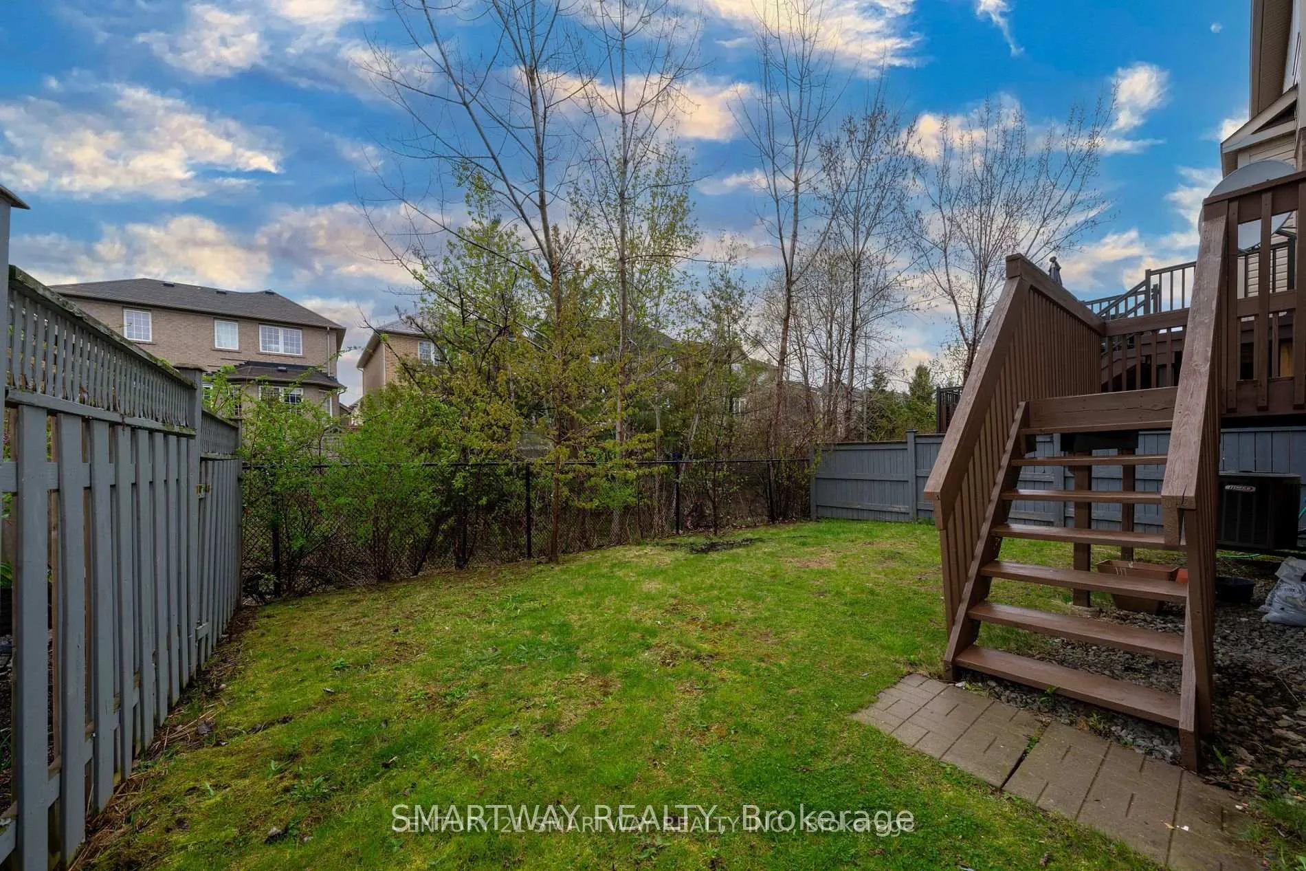 Photo 45 of 184 Montreal Circle, Hamilton, Winona Park — HOMEH